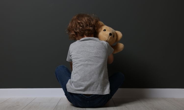Maltrato infantil: Consecuencias en el desarrollo, salud y bienestar en la adultez