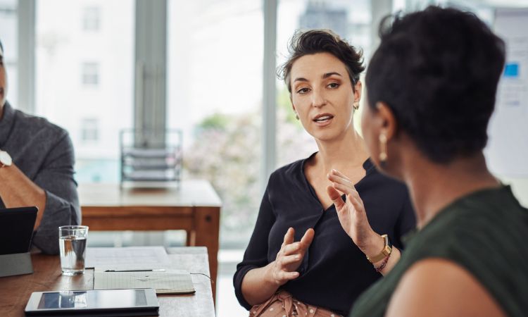Cómo Mejorar Tus Habilidades de Negociación en el Trabajo