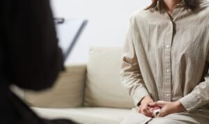 Conoce qué es la psicología inversa y cómo funciona