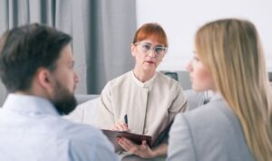 ¿Qué es una mediación familiar y qué temas se suelen tratar? Te lo contamos todo en este artículo, ¡sigue leyendo!