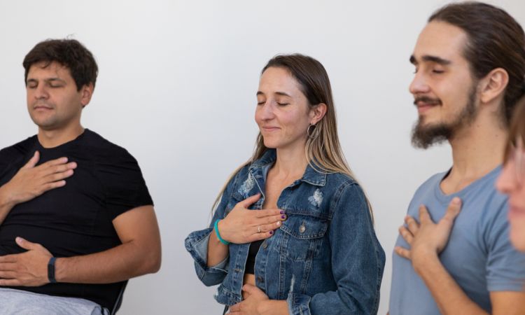 ¿Qué son las técnicas de la terapia Gestalt y cómo ayudan a trabajar las emociones?